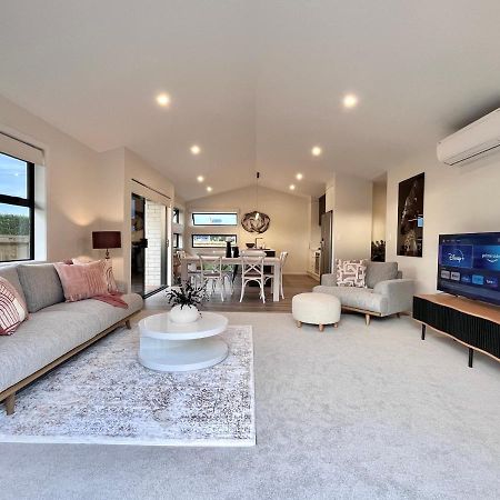 Luxury Villa, Central, Golf And Cafes - By Kosh Bnb Hamilton Exterior foto